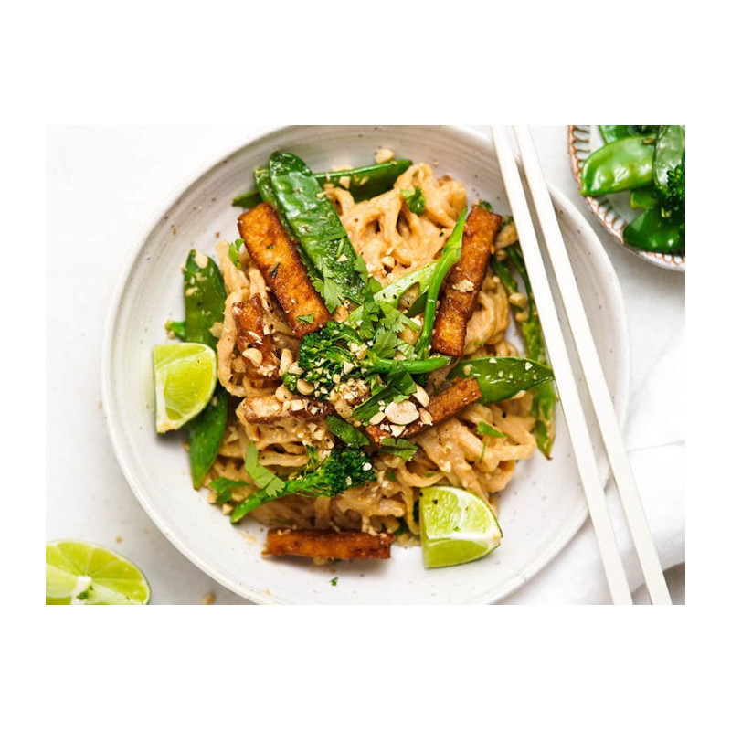 Piatok: Arašidové rezance s chrumkavým tofu (3.2. 2023)