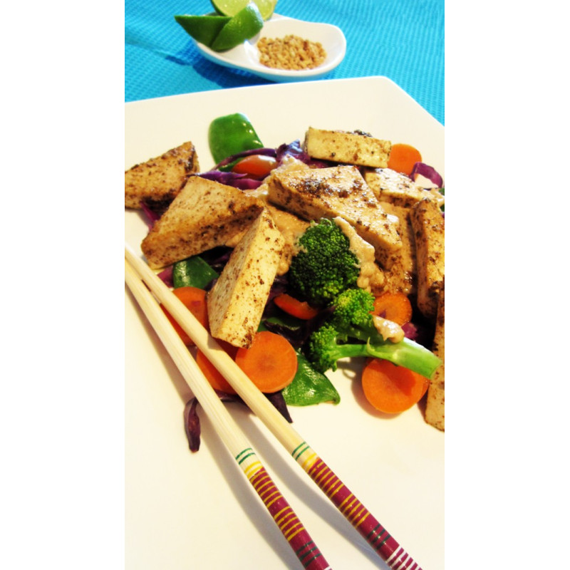 Tofu s thajskou arašidovo-kokosovou omáčkou